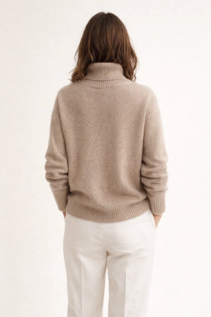 SUÉTER SUAVE CON CUELLO ALTO