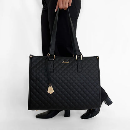 Elegante bolso con compartimento frigorífico