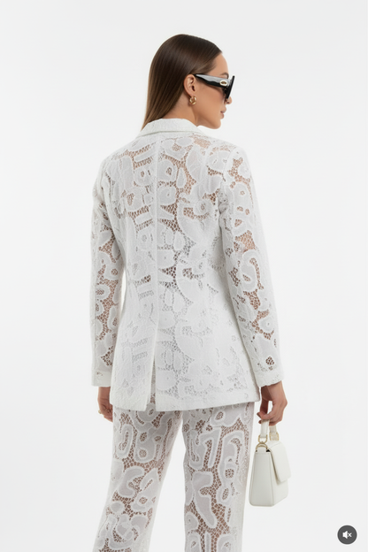 Conjunto blanco de encaje - Vista de espaldas