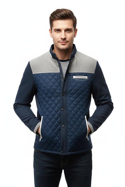 Modelo con chaqueta azul marino - estudio