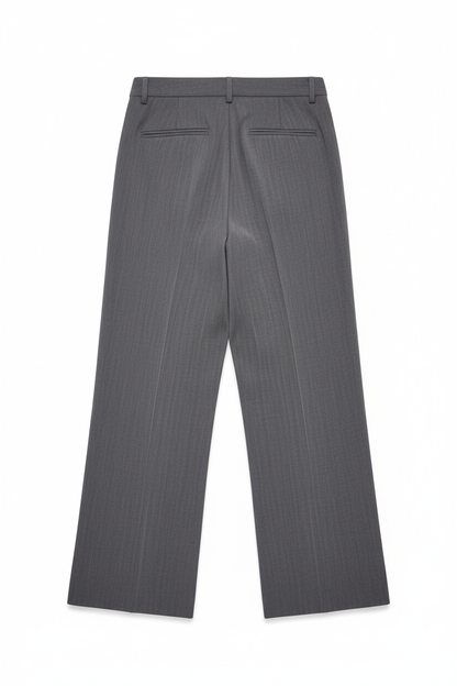 Pantalón gris trasera