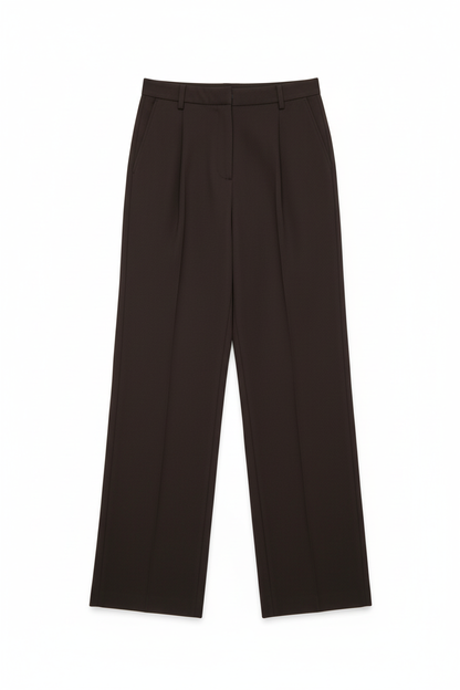 Pantalón marrón delantera