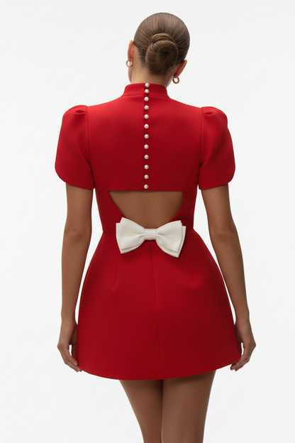 Vestido rojo con lazo - Vista cercana de espalda